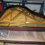 L'opera di restauro della tavola armonica del pianoforte, diretta dal musicologo del Conservatorio, Luigi Lamacchia 